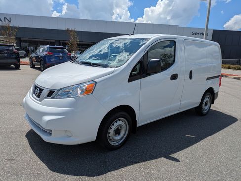 Used 2020 Nissan NV200 S w/ Sliding Glass Door Package FWD image 8