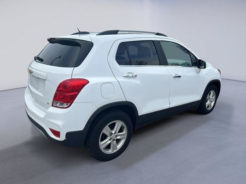 Used 2017 Chevrolet Trax LT w/ LT Convenience Package FWD image 7