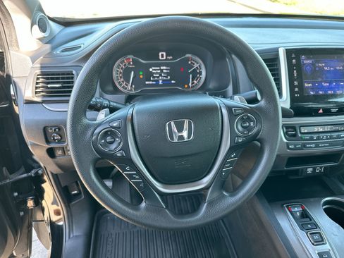 Used 2020 Honda Ridgeline Sport image 14