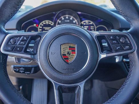 Used 2021 Porsche Cayenne image 10