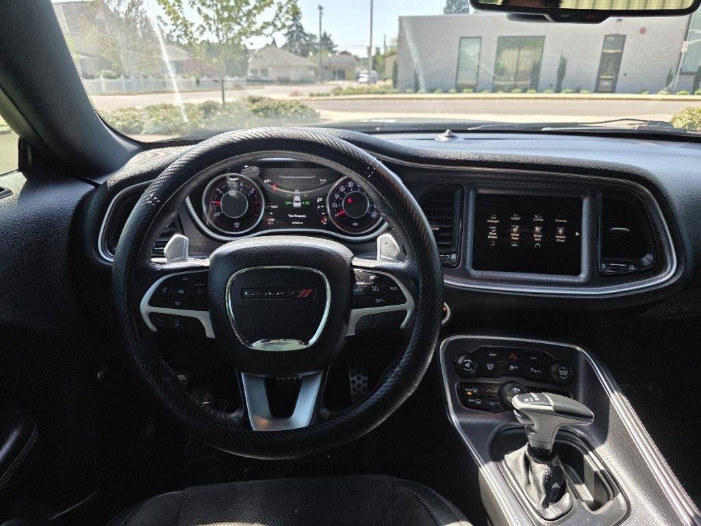 Used 2015 Dodge Challenger R/T Scat Pack w/ Leather Interior Group RWD image 11