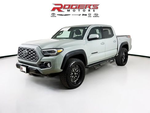 Certified 2023 Toyota Tacoma TRD Off-Road w/ Black Out Package (TMS) image 8