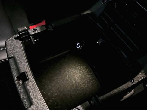 Used 2024 Jeep Wrangler Unlimited Rubicon 4xe image 29