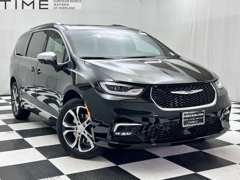 New 2026 Chrysler Pacifica Pinnacle AWD/4WD image 1