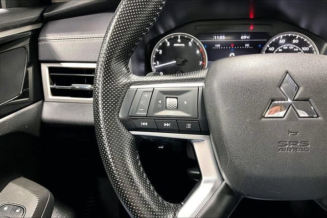 Used 2024 Mitsubishi Outlander SE FWD image 11