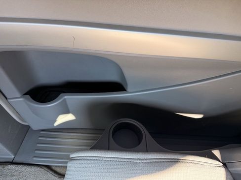 Used 2009 Nissan Quest w/ Seat Pkg image 20