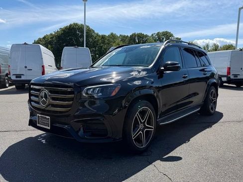 Used 2026 Mercedes-Benz GLS 450 4MATIC image 3