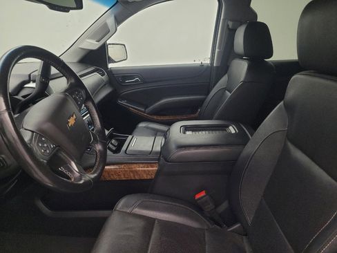 Used 2019 Chevrolet Suburban Premier AWD/4WD image 17