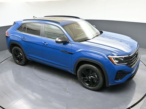 Used 2025 Volkswagen Atlas Cross Sport SEL R-Line image 42