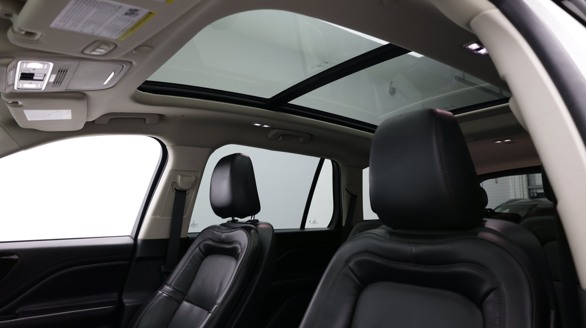 Used 2022 Lincoln Aviator Grand Touring w/ Equipment Group 301A AWD/4WD image 5
