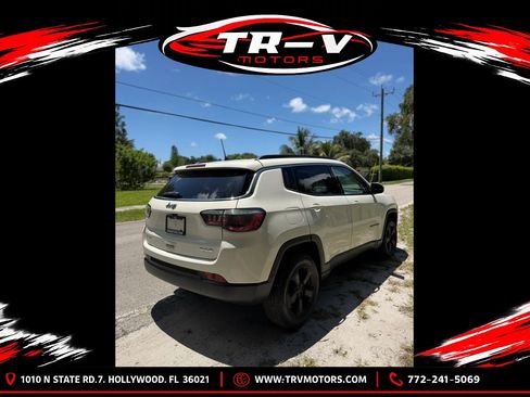 Used 2019 Jeep Compass Latitude AWD/4WD image 6