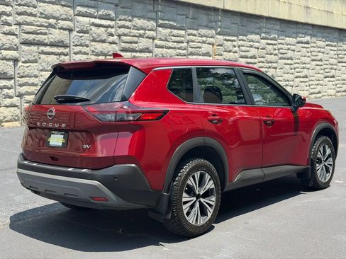Used 2022 Nissan Rogue SV FWD image 7