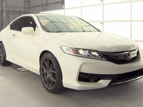 Used 2017 Honda Accord EX-L image 2