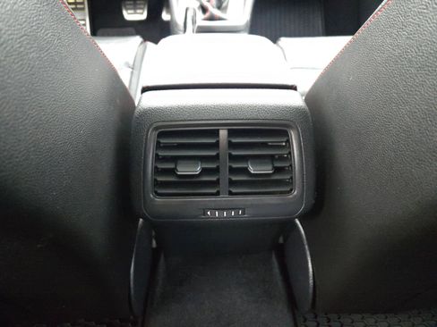 Used 2017 Volkswagen GTI SE image 24