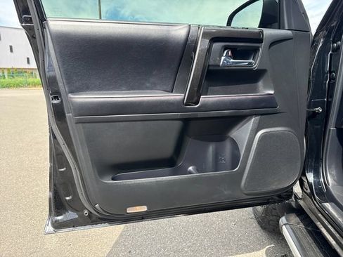 Used 2019 Toyota 4Runner TRD Off-Road AWD/4WD image 18