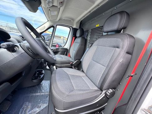 Used 2025 RAM ProMaster 3500 FWD image 17