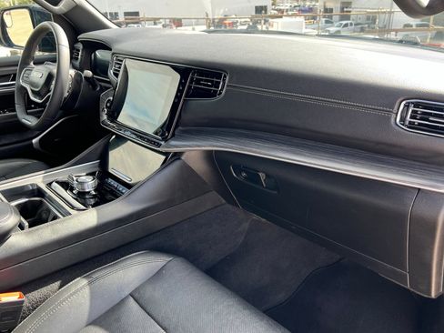 Used 2023 Jeep Wagoneer L Series II image 25