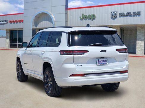 New 2026 Jeep Grand Cherokee L Limited AWD/4WD image 4