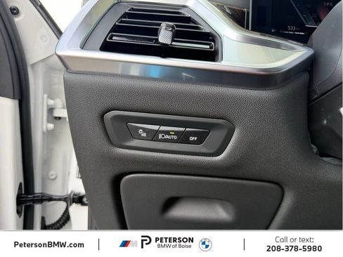 New 2026 BMW X5 xDrive50e w/ Premium Package AWD/4WD image 29