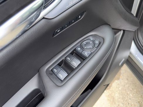 Used 2025 Cadillac XT6 Premium Luxury image 12