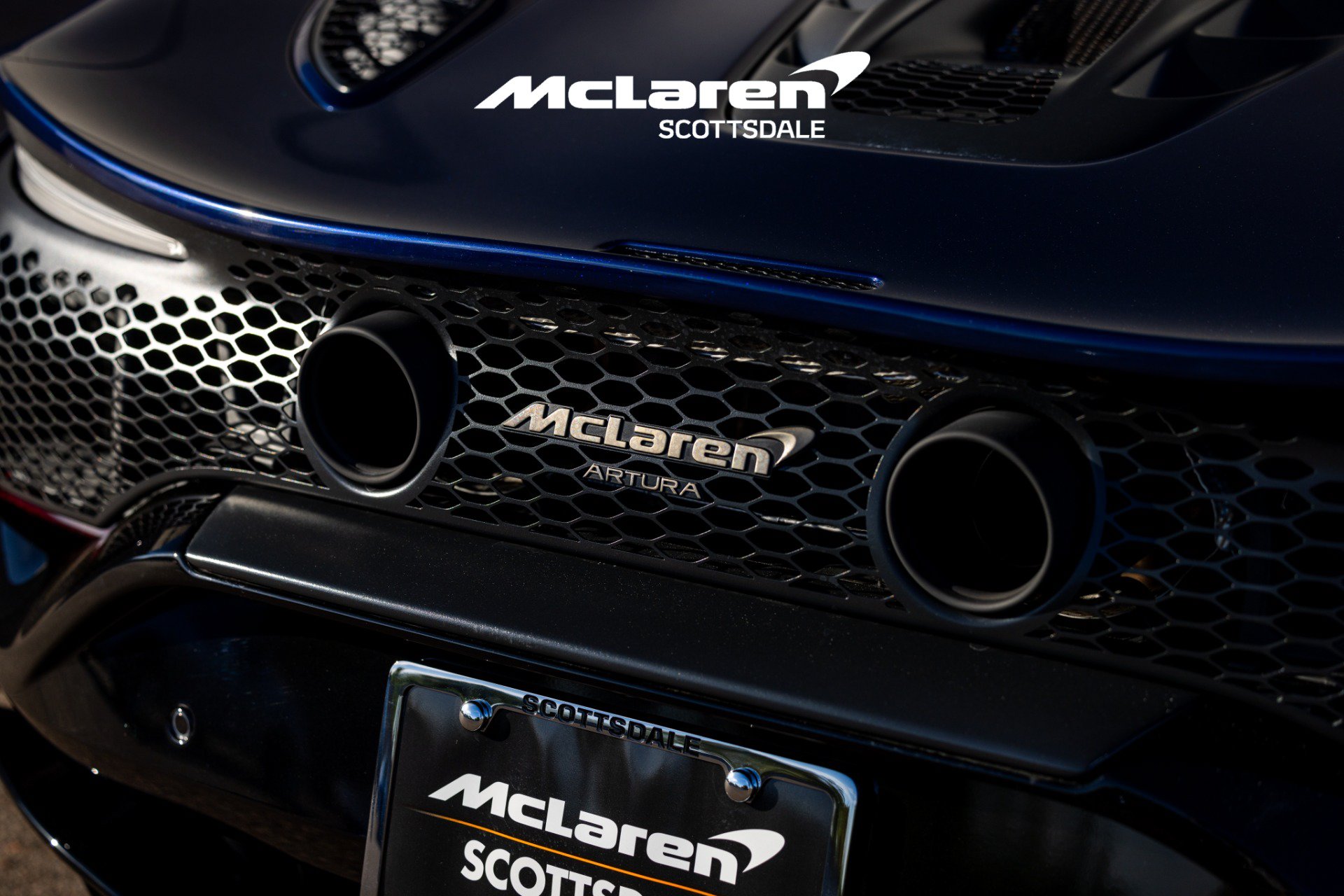 Used 2025 McLaren Artura Spider RWD image 47