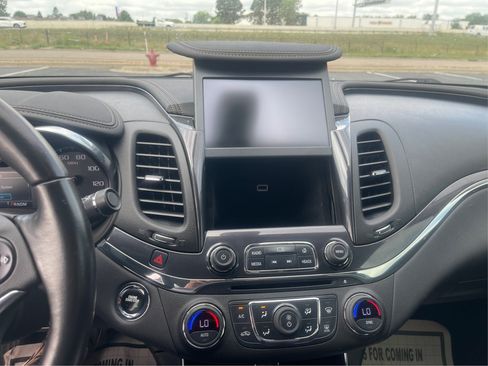 Used 2018 Chevrolet Impala LT w/ LT Entertainment Package FWD image 14