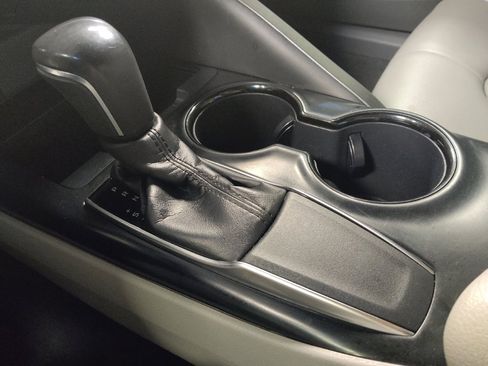 Used 2018 Toyota Camry SE image 26