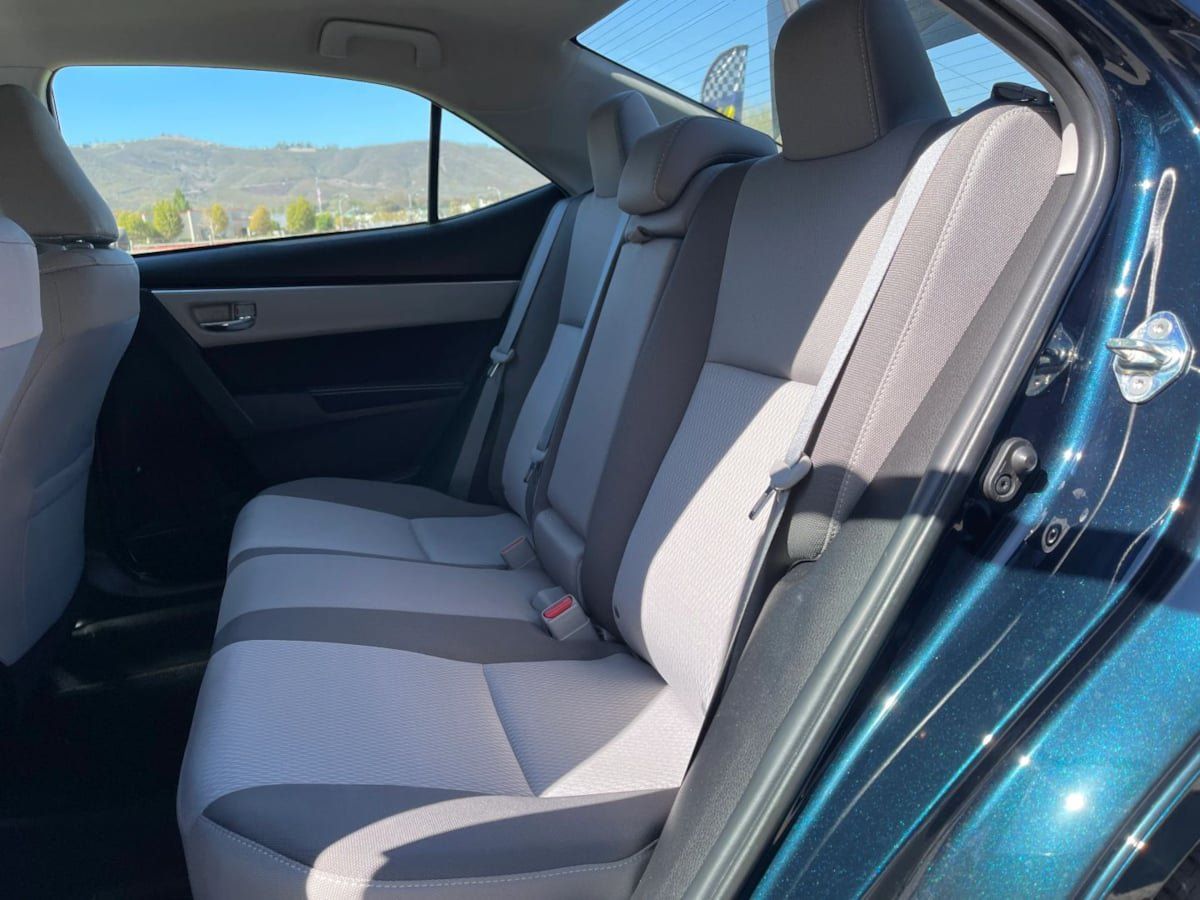 Used 2019 Toyota Corolla LE w/ Carpet Mat Package (TMS) FWD image 19