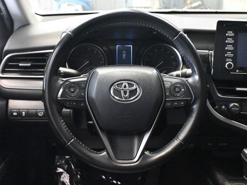 Used 2022 Toyota Camry SE FWD image 12