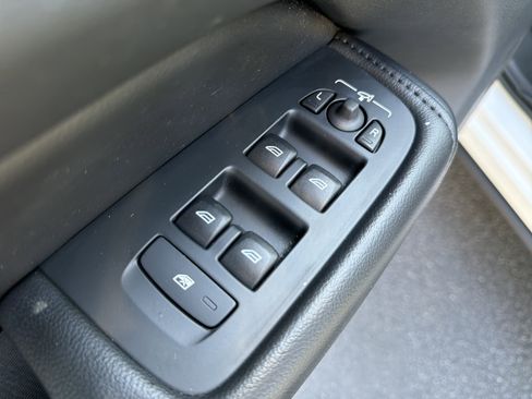 Certified 2023 Volvo XC60 B5 Core image 15