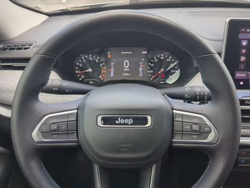 Used 2022 Jeep Compass Latitude w/ Sun and Sound Group FWD image 31