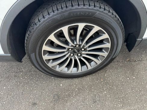 Used 2020 Lincoln Aviator Reserve w/ Equipment Group 201A image 12