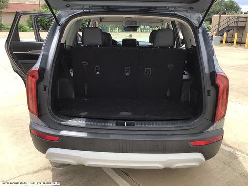 Used 2021 Kia Telluride LX FWD image 11