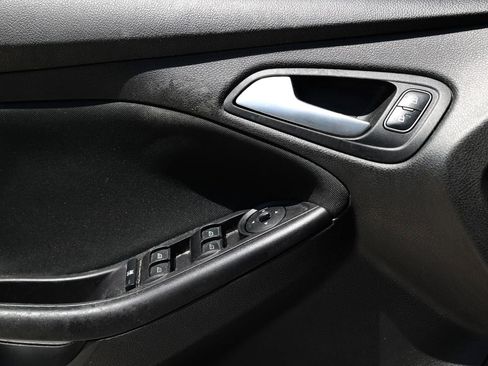 Used 2016 Ford Focus SE FWD image 35