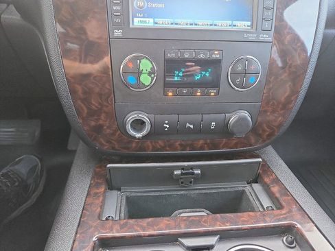 Used 2014 GMC Yukon Denali AWD/4WD image 24