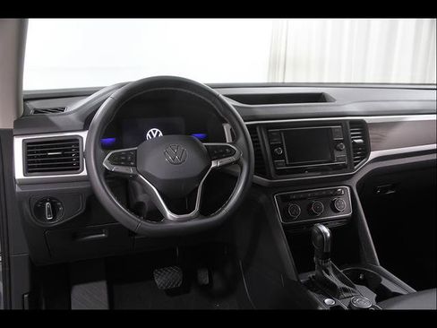Used 2023 Volkswagen Atlas SE AWD/4WD image 6