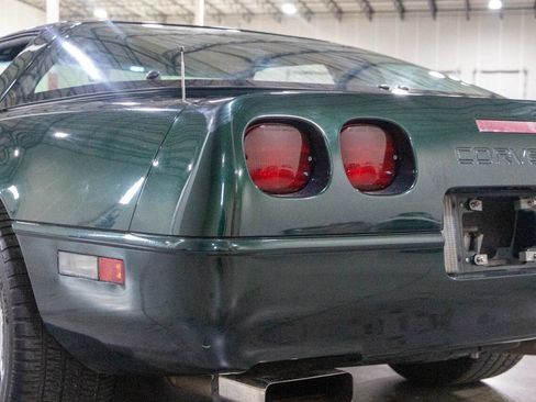Used 1994 Chevrolet Corvette Coupe RWD image 24