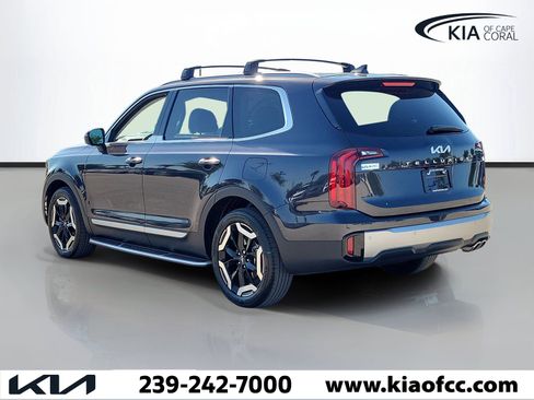 Certified 2025 Kia Telluride S FWD image 4