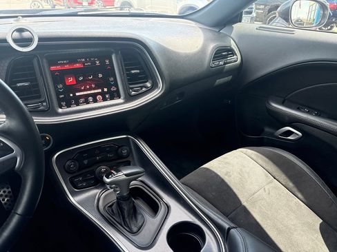 Used 2015 Dodge Challenger R/T Scat Pack w/ Leather Interior Group RWD image 19