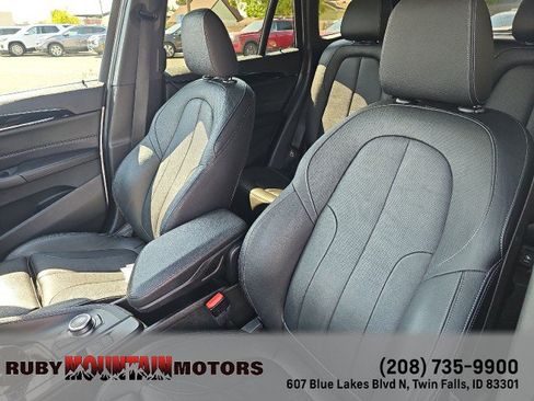 Used 2018 BMW X1 xDrive28i AWD/4WD image 12