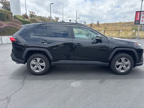 Used 2025 Toyota RAV4 XLE FWD image 8