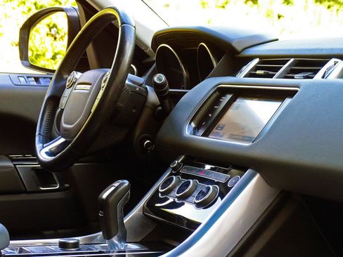 Used 2015 Land Rover Range Rover Sport HSE AWD/4WD image 36