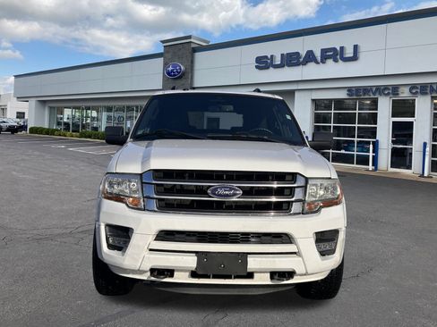 Used 2017 Ford Expedition EL XLT image 2