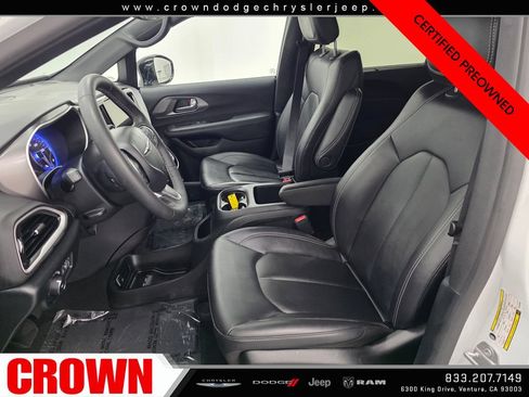 Certified 2026 Chrysler Pacifica Select FWD image 21