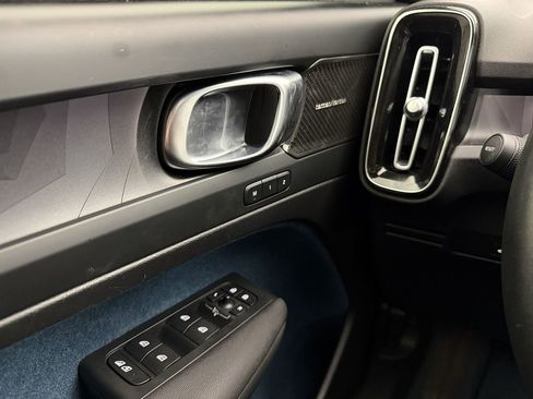 Used 2023 Volvo C40 P8 Recharge Ultimate image 14