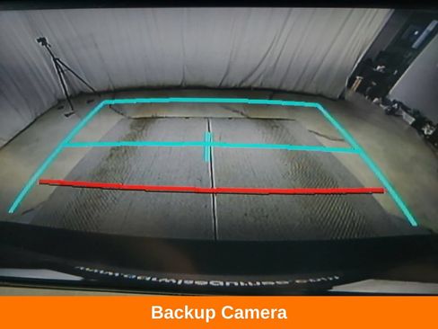 Used 2018 Toyota Camry SE FWD image 14