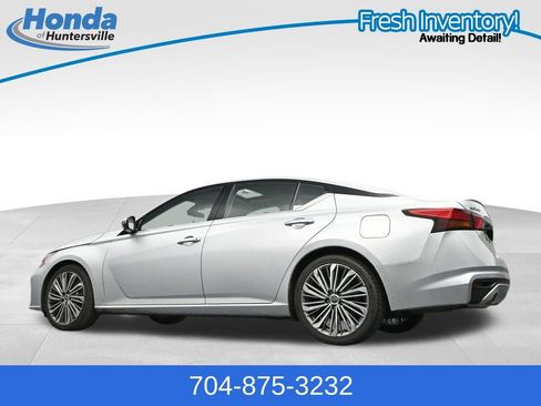 Used 2023 Nissan Altima 2.5 SL FWD image 28