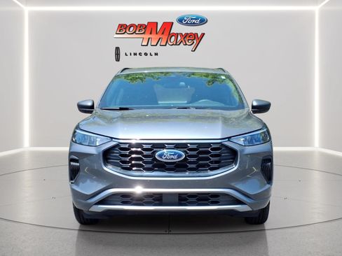 Used 2023 Ford Escape ST-Line w/ Tech Pack #1 AWD/4WD image 2
