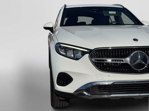 Certified 2025 Mercedes-Benz GLC 300 image 8