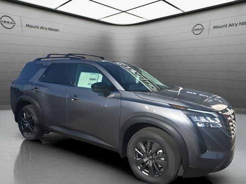 New 2026 Nissan Pathfinder SV image 2